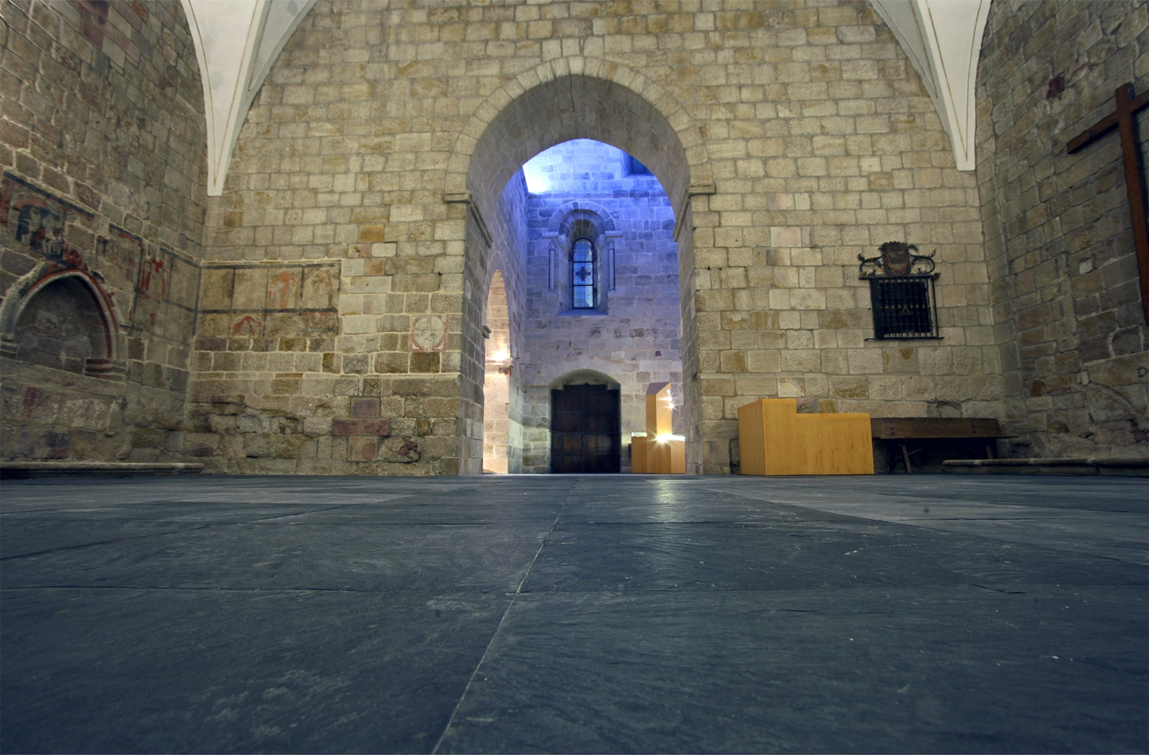 0117 romanico santa maria la nueva 302 copia.jpg