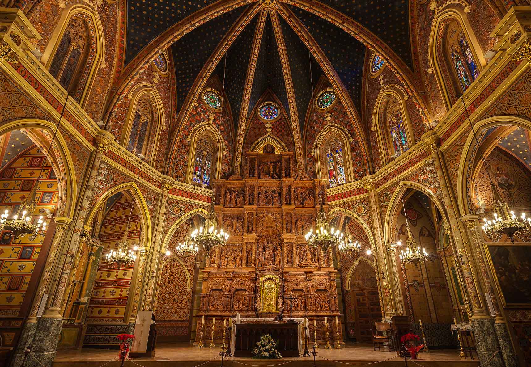 Interior iglesia San Pedro Teruel.jpg